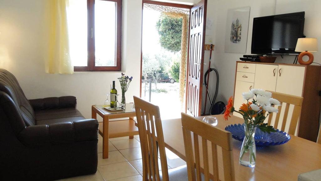 Holiday Home Apartment Tedo Klek Eksteriør bilde